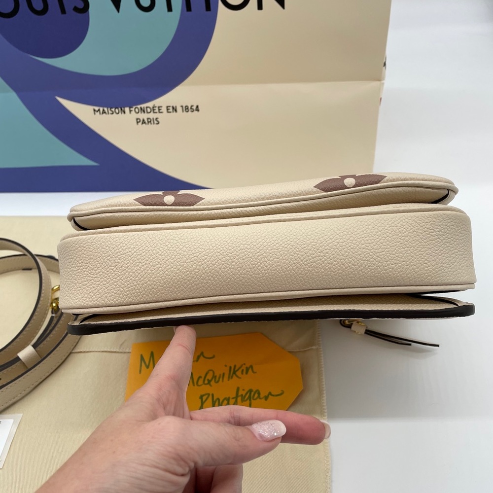 ❌❌sold❌❌Louis Vuitton Bi-Color Pouchette Métis - Picture 5 of 10